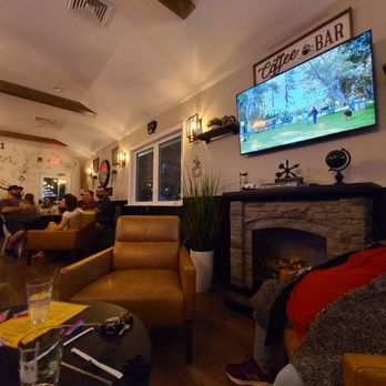 Drip Coffee House - Coffee & Tea Near Me - East Greenwich, Rhode Island