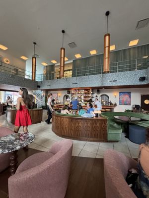 Municipal Bar by null