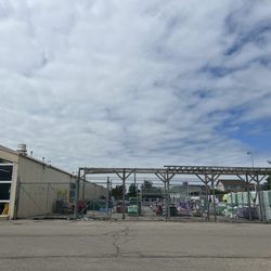 Canadian Tire - Garden centre