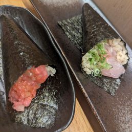 Torotaku and Hama hand roll