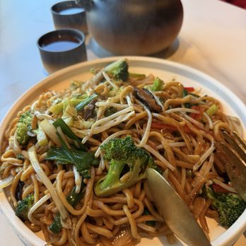 Treasure - Vegetable chow mein - Dim Sum Near Me - Belmont, California
