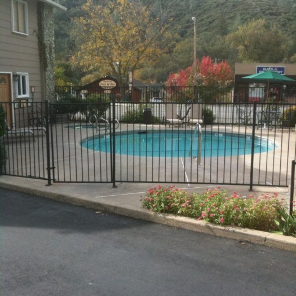 Mariposa Lodge - Pool & Hot Tub - Hotels Near Me - Mariposa, California