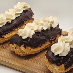 Gardner Village - Eclairs at Happy Camper Deli and Bakery