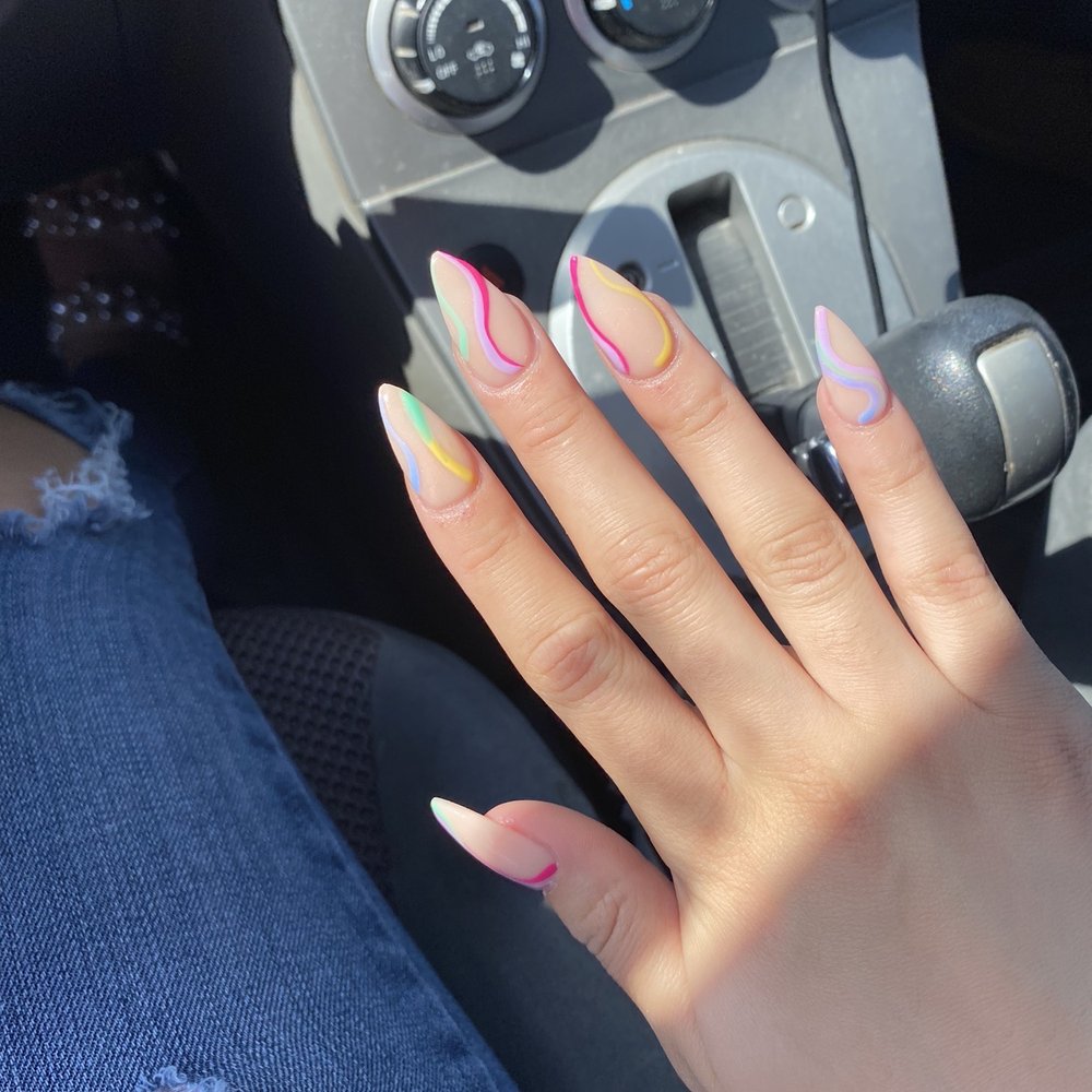 Nail Fever - Left hand mail design - Nail Salons Near Me - Antioch, California