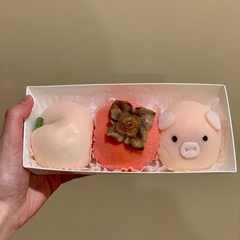 Lucky Sakura - peach, persimmon, and pig (strawberry) mochi - Desserts Near Me - West Covina, California Lucky Sakura - peach, persimmon, and pig (strawberry) mochi - Desserts Near Me - West Covina, California