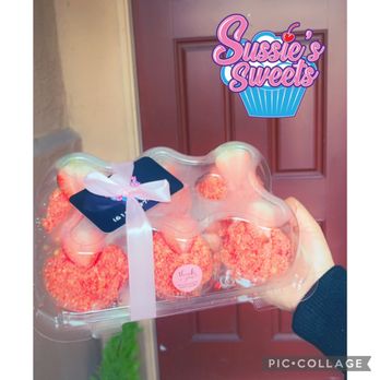 Sussie's Sweets - Strawberry Crunch Cupcakes - Desserts Near Me Sussie's Sweets - Strawberry Crunch Cupcakes - Desserts Near Me