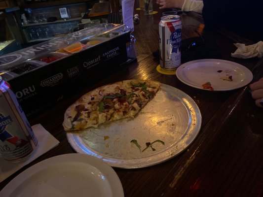 Horn's Hook Tavern by null