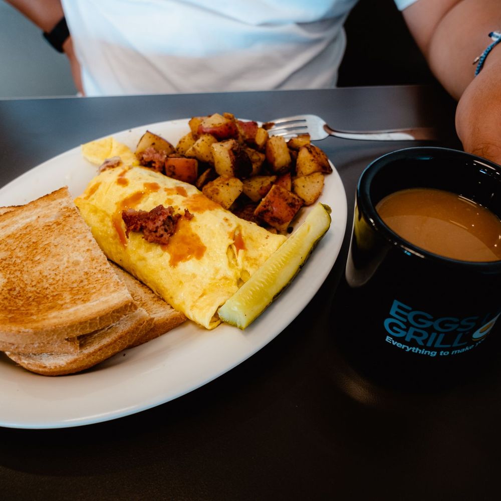 Eggs Up Grill - Founders Hash Omelette - Breakfast & Brunch Near Me - Winter Garden, Florida Eggs Up Grill - Founders Hash Omelette - Breakfast & Brunch Near Me - Winter Garden, Florida