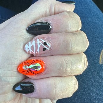 Nails 19 - Nail Salons Near Me - Folsom, California