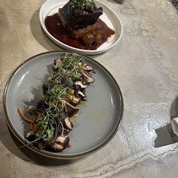 Robert’s Tropical Table - Jerk chicken (front), short rib (back) - Tapas Bars Near Me - Calistoga, California Robert’s Tropical Table - Jerk chicken (front), short rib (back) - Tapas Bars Near Me - Calistoga, California