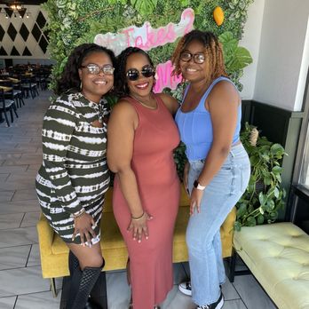 Mango's Breakfast Brunch - The girls - Breakfast & Brunch Near Me - Keller, Texas