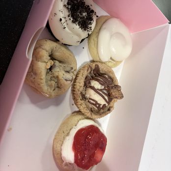 Crumbl - The Well - Bakeries Near Me - Toronto, Ontario