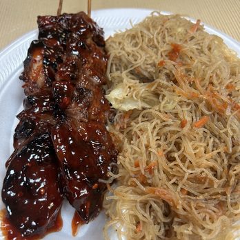Dakine Grindz Restaurant - 1 Spicy Huli Kabob and Pansit - Filipino Near Me - Sunset, Utah