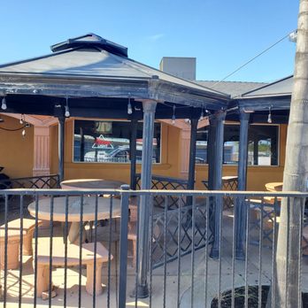 Biggin's Texas BBQ - Outside seating and indoor seating available - Barbeque Near Me - Los Banos, California