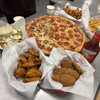 Manhattan Pizza - Delicious - Pizza Near Me - Las Vegas, Nevada Manhattan Pizza - Delicious - Pizza Near Me - Las Vegas, Nevada