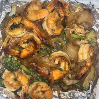 Pon Noodle - Pad see yew chicken and shrimp - Seafood Near Me - Hemet, California Pon Noodle - Pad see yew chicken and shrimp - Seafood Near Me - Hemet, California