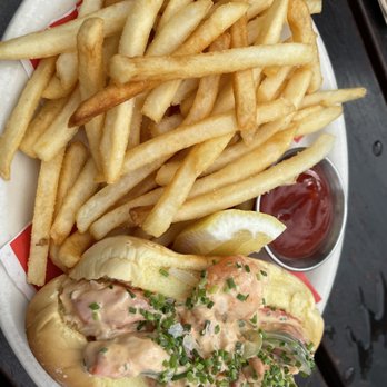 Found Oyster - Lobster roll - Seafood Near Me - Los Angeles, California