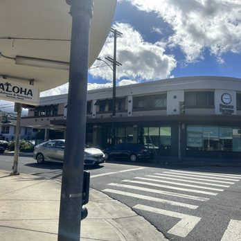Aloha Bakehouse & Cafe - Corner of 8th avenue and Waialae. - Cafes Near Me - Honolulu, Hawaii