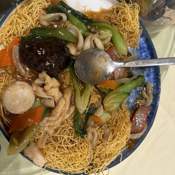 Dimsum Palace - Pan fried noodles with vegetables and seafood - Cantonese Near Me - Catonsville, Maryland