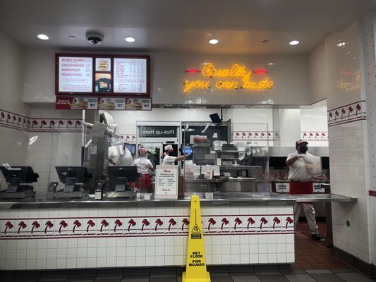In-N-Out Burger by null