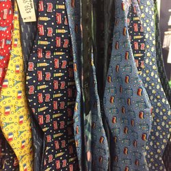Vineyard Vines - So many fun bow ties. How do I decide!!
