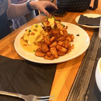 Brunch Snob - Scallop eggs Benedict - Breakfast & Brunch Near Me - Phoenix, Arizona