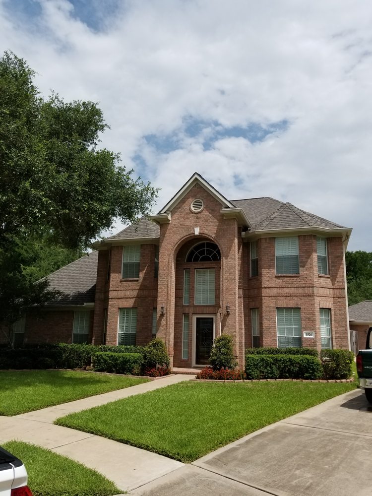 Slide of EZ Roof and Construction