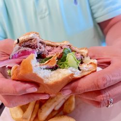Terry Brennans Central Tavern - CheeseBurger