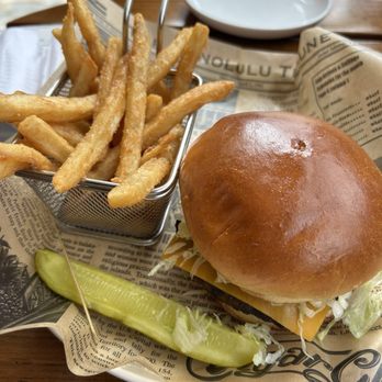 Duke's Waikiki - Cheeseburger and fries - Hawaiian Near Me - Honolulu, Hawaii