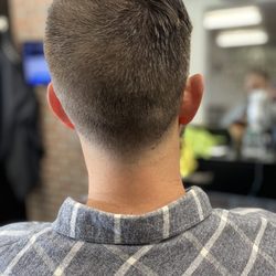 Dapper Cuts - Tapered neck line