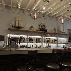 Red's Wine Bar - Red wine bar
