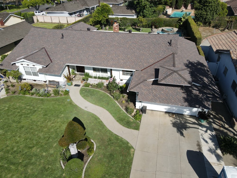 Slide of 3G Tres Generaciones Roofing