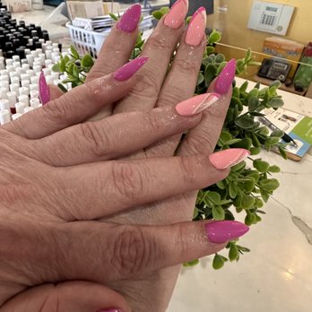 Romance Nail Spa - The girls at Romance Nails do beautiful nail art!! Thank you for an awesome new look! - Nail Salons Near Me - Studio City, California