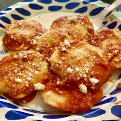 Antoni Ravioli - Don't mind the paper plate. The ravs are top shelf.