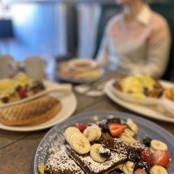 Elgin Street Diner - Chocolate banana French toast