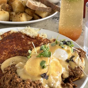 Cafe Topes - Chorizo Benedict, Peach Bellini - Coffee & Tea Near Me - Carlsbad, California