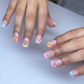 Hollywood Nails - Nail Salons Near Me - Dania Beach, Florida