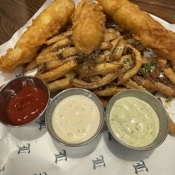 The League Kitchen & Tavern - Fat Tire Fish And Chips - Bars Near Me - Austin, Texas