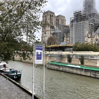 Notre Dame View - Paris, 75 Notre Dame View - Paris, 75