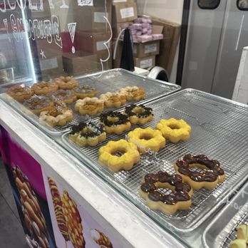 Domo Arcadia - Love there pistachio - Donuts Near Me - Arcadia, California