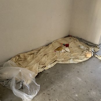 Econo Lodge - Where it seems a homeless was sleeping. Very sad as there was a doll and uncooked pasta. - Hotels Near Me - Lakeland, Tennessee Econo Lodge - Where it seems a homeless was sleeping. Very sad as there was a doll and uncooked pasta. - Hotels Near Me - Lakeland, Tennessee