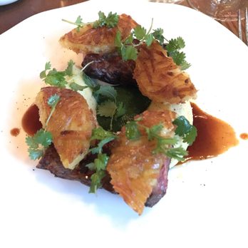 Tomy and Co - Beef tenderloin with potatoes in a leek sauce. Amazing! - French Near Me - Paris, 75