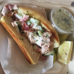 Fresh Lobster Roll Sandwich
