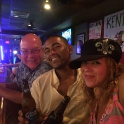 Red's On the Blvd - Hanging at reds