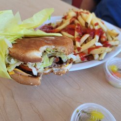 Hamburger special with fries