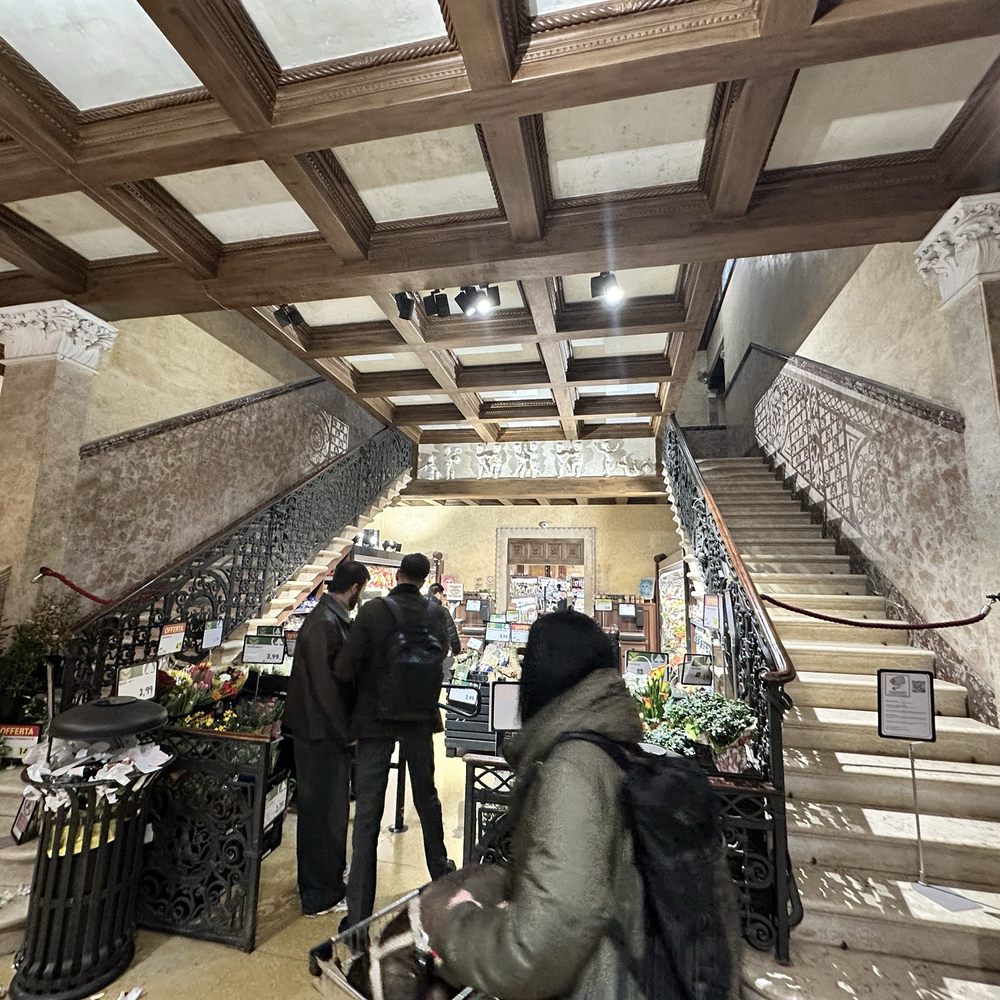 DESPAR Teatro Italia - Grocery Near Me - Venezia, VE