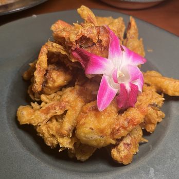 Elephant Ear Thai Restaurant - Deep Fried Softshell Crab w Red Curry - Asian Fusion Near Me - New York, New York Elephant Ear Thai Restaurant - Deep Fried Softshell Crab w Red Curry - Asian Fusion Near Me - New York, New York