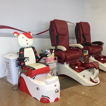 Tami Nails and Eyelashes - Good for kids too - Nail Salons Near Me - Saint Louis, Missouri