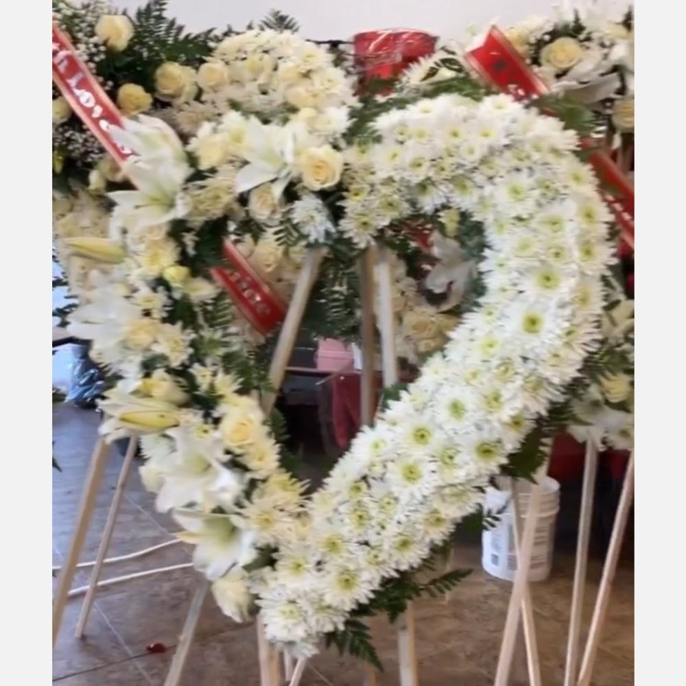 Josafat Flowers - This is the arrangement they delivered. - Florists Near Me - Fresno, California Josafat Flowers - This is the arrangement they delivered. - Florists Near Me - Fresno, California