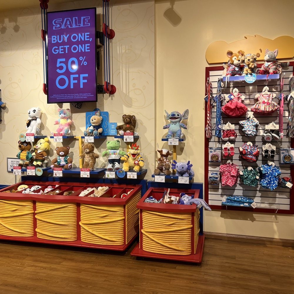 Build-A-Bear Workshop - Toy Stores Near Me - Garden City, New York